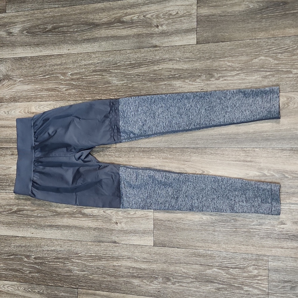 Gymshark Women's Two Tone Seamless Leggings in Grey/Grey Marled Size approx XS